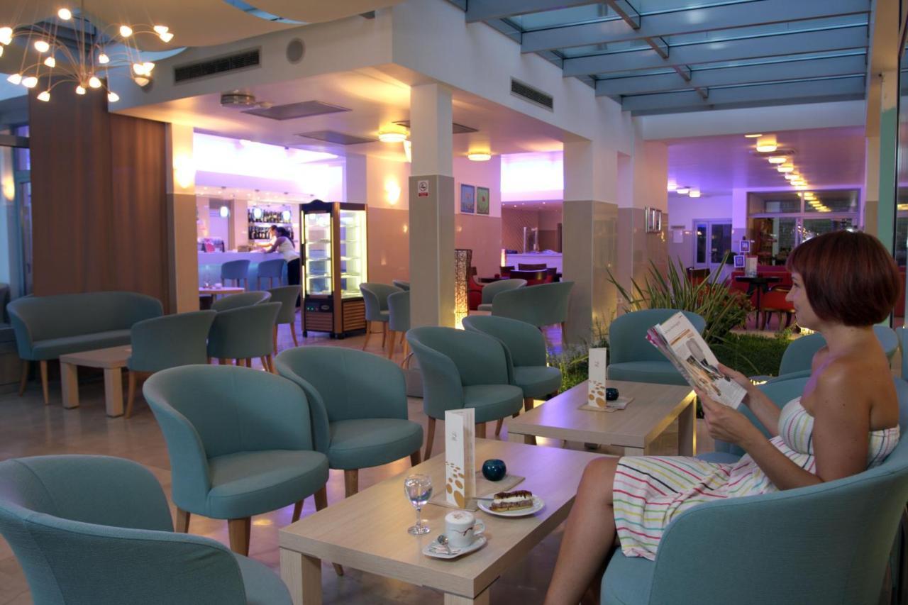 Hotel Quercus Drvenik  Exterior photo